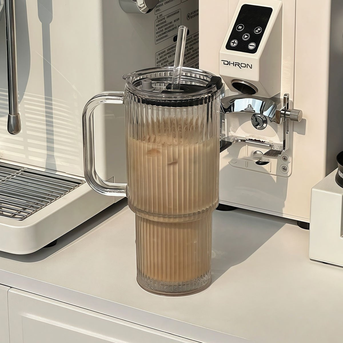 1pc 530ml/18oz Large Capacity Straw Cup with Lid, Stylish INS-Style Summer Iced Coffee Glass Tumbler, Reusable Drinking Cup for Coffee, Tea, Whiskey, Milk, Iced Americano & Latte